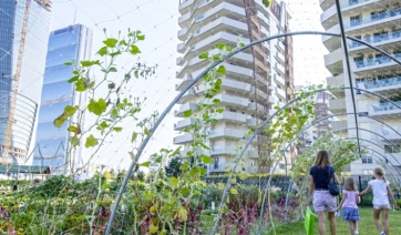 A Citylife, Milano, raddoppiano gli orti fioriti 