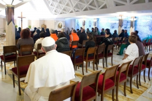 Messa del Papa per i giardinieri e i netturbini del Vaticano